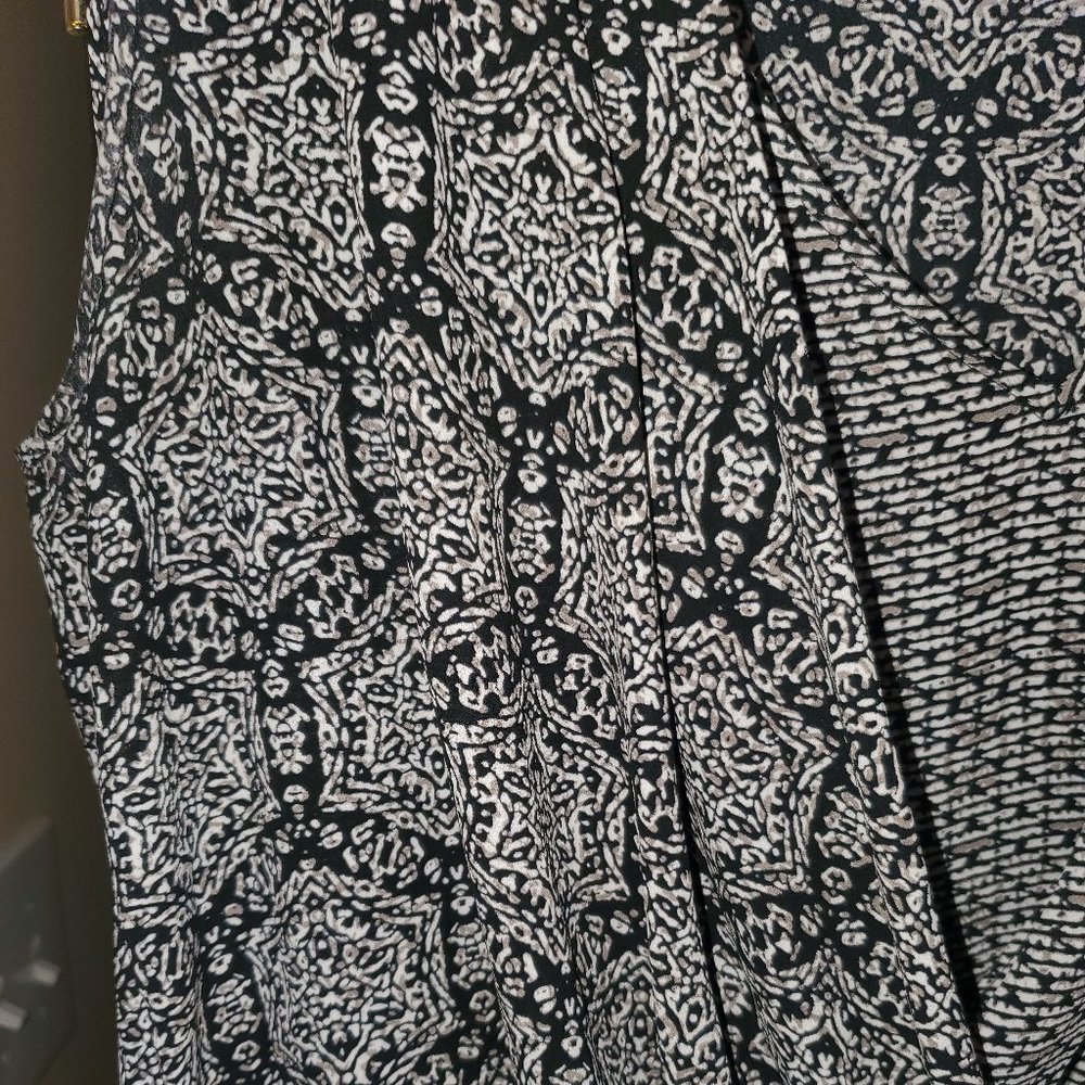 BCBG High-Low Tank - Picture 2 of 4